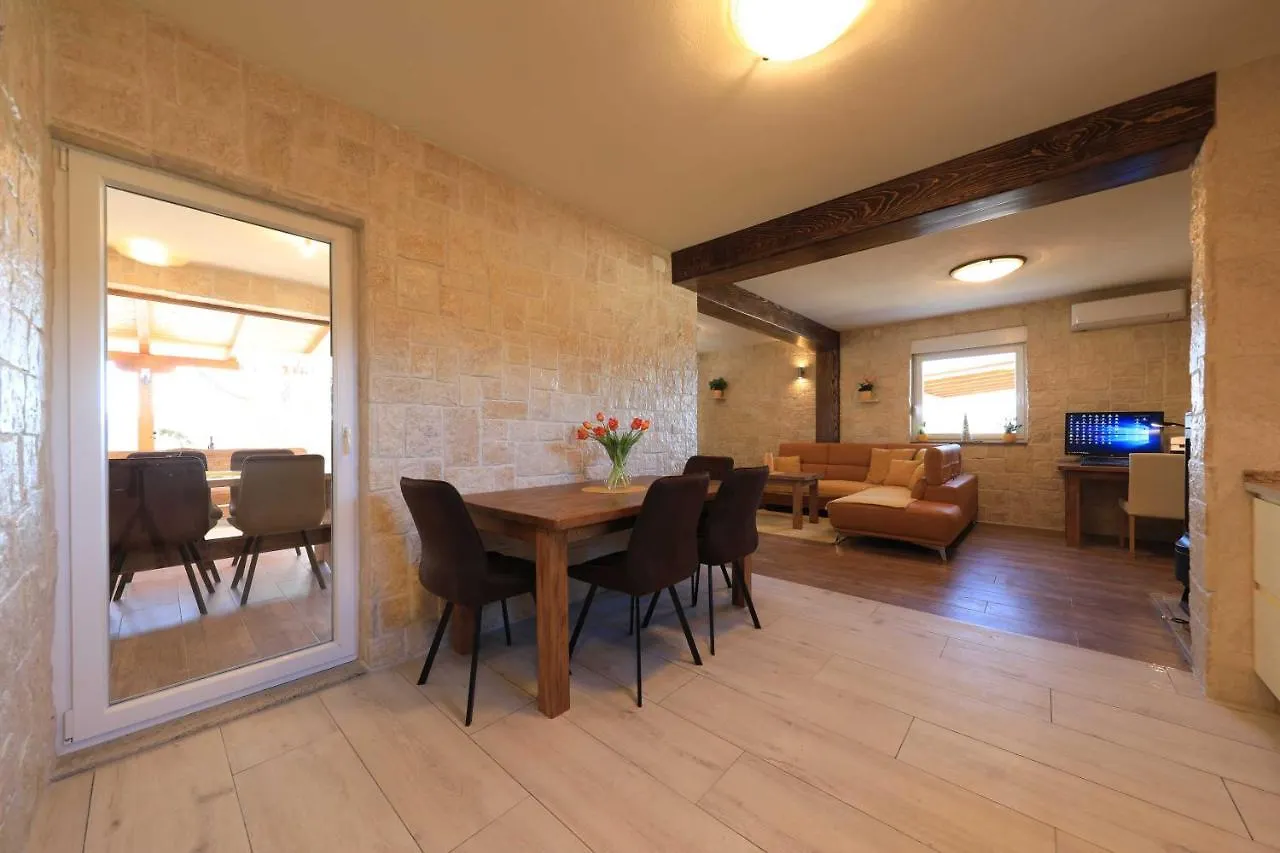 Villa Stone House Pridraga